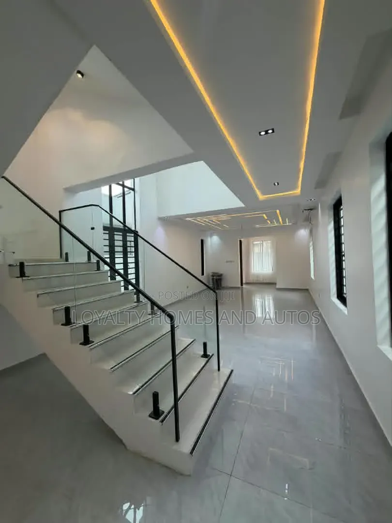 5bdrm Duplex in GRA Phase 1 for sale in GRA Phase 1