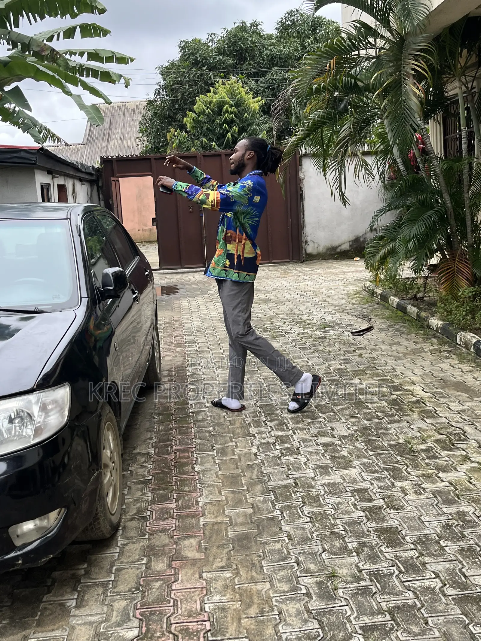 Studio Apartment in East West Road for sale in Rumuokoro
