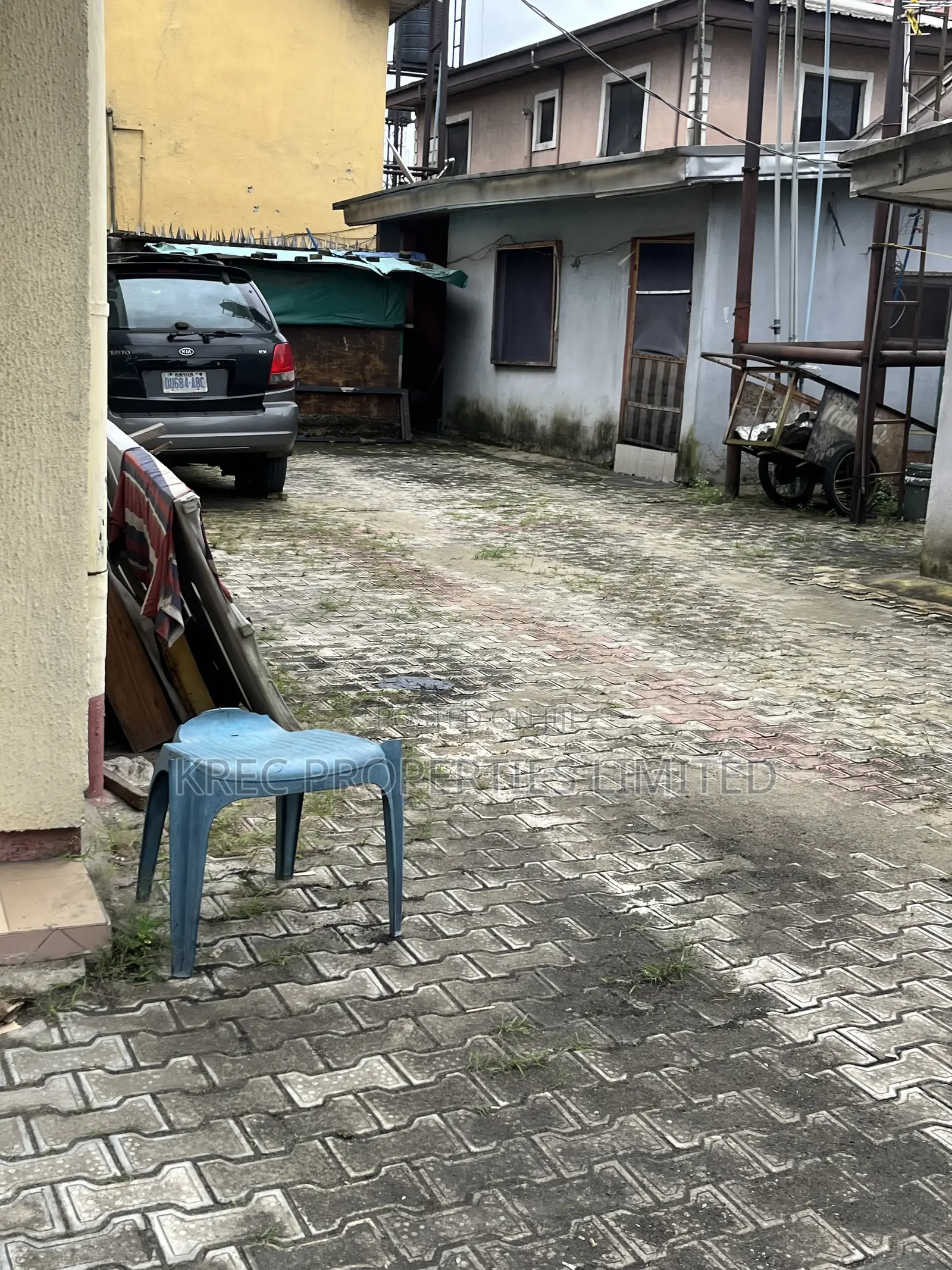 Studio Apartment in East West Road for sale in Rumuokoro