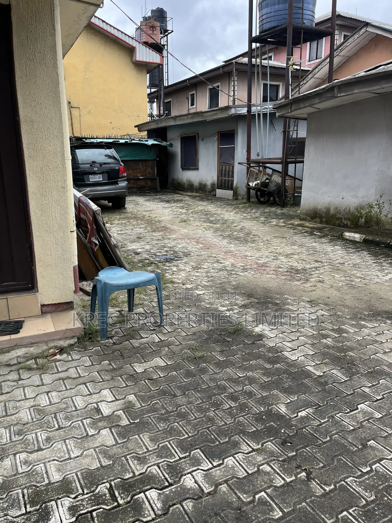 Studio Apartment in East West Road for sale in Rumuokoro