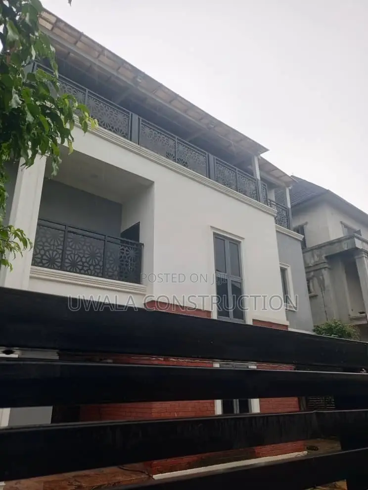 6bdrm Duplex in FHA for sale in FHA