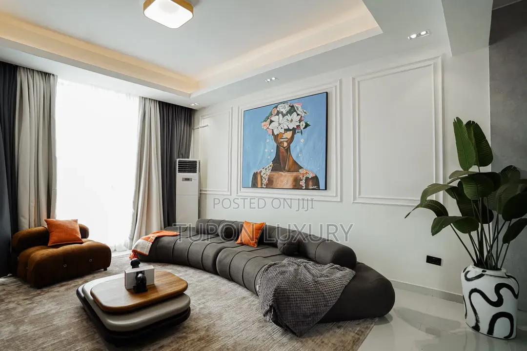 Luxury 4bedroom Maisonette/Duplex With Pool, Gym & Ps5 in Lekki Phase 1
