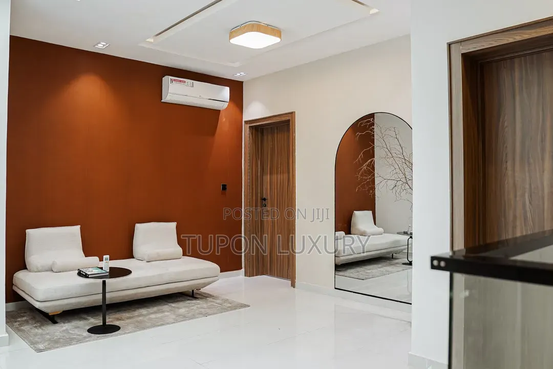 Luxury 4bedroom Maisonette/Duplex With Pool, Gym & Ps5 in Lekki Phase 1