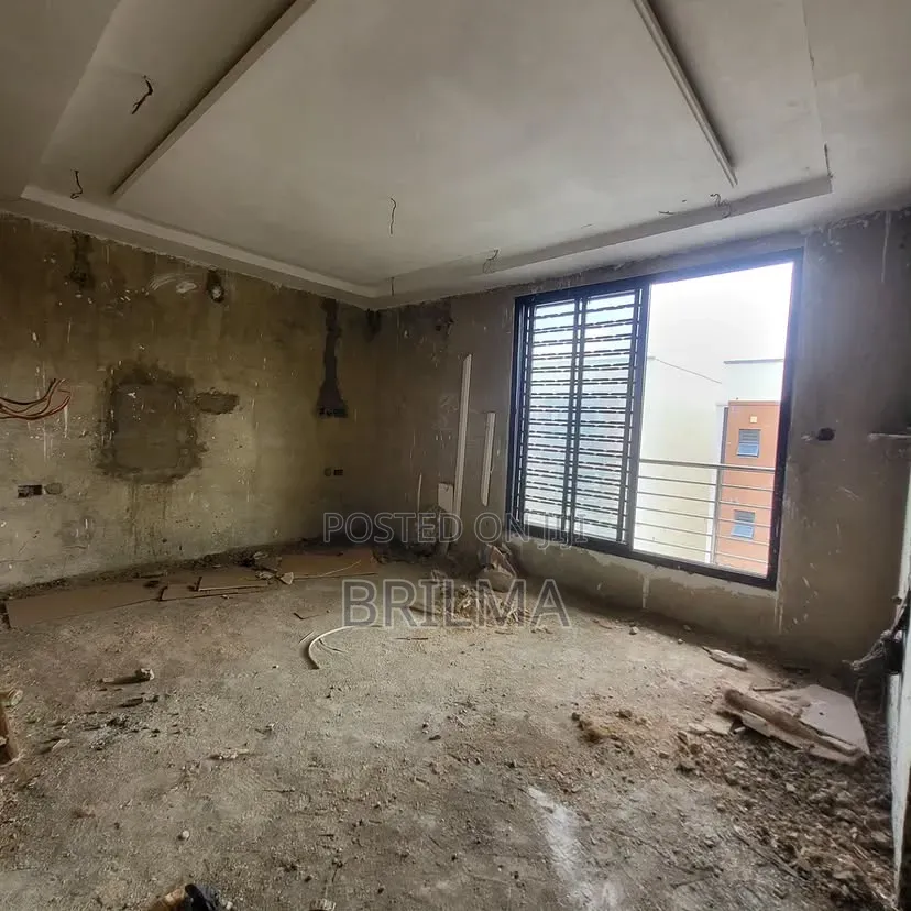 4bdrm Duplex in Wasa for sale in Wasa