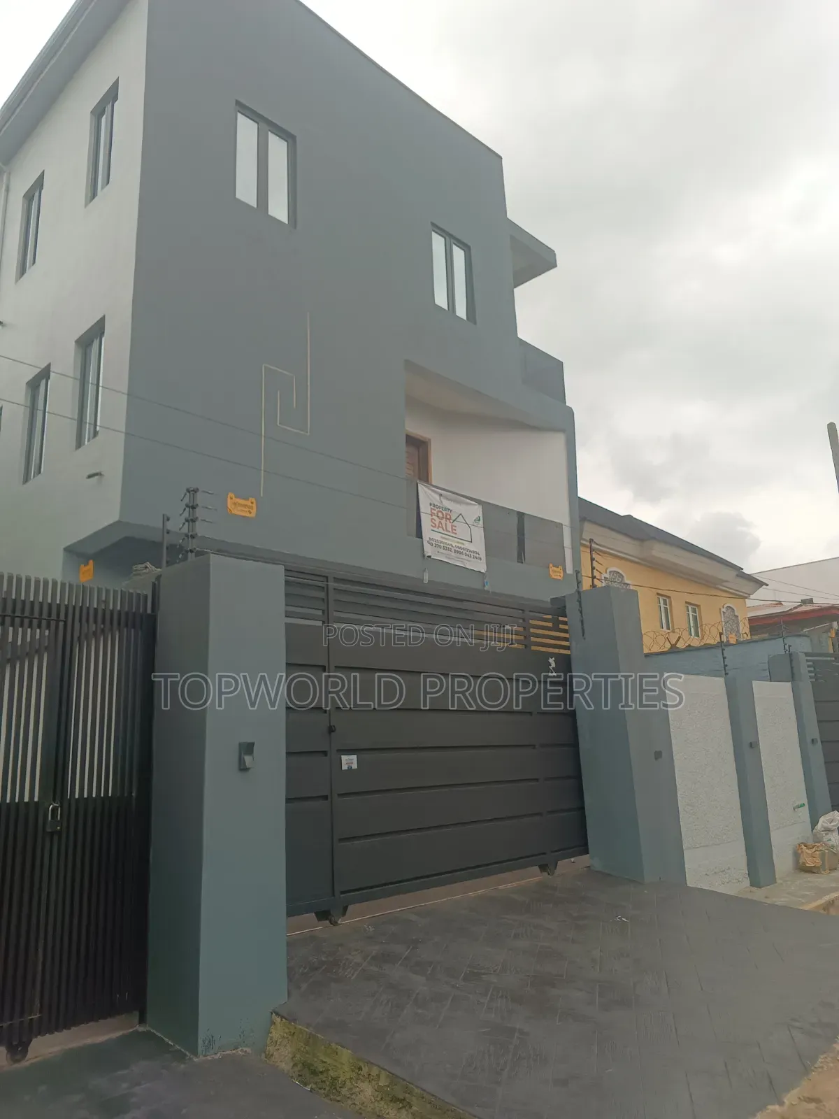 4bdrm Duplex in Acme Road for sale in Acme Road