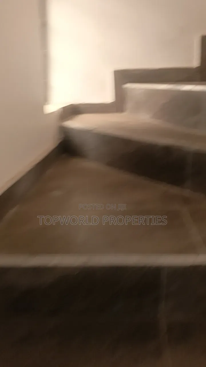 4bdrm Duplex in Acme Road for sale in Acme Road