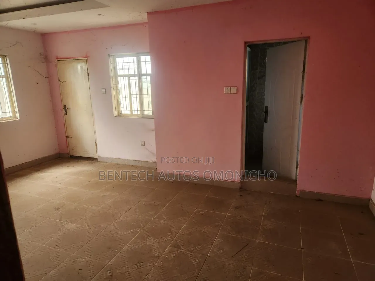 6bdrm Duplex in Surulere for sale in Surulere