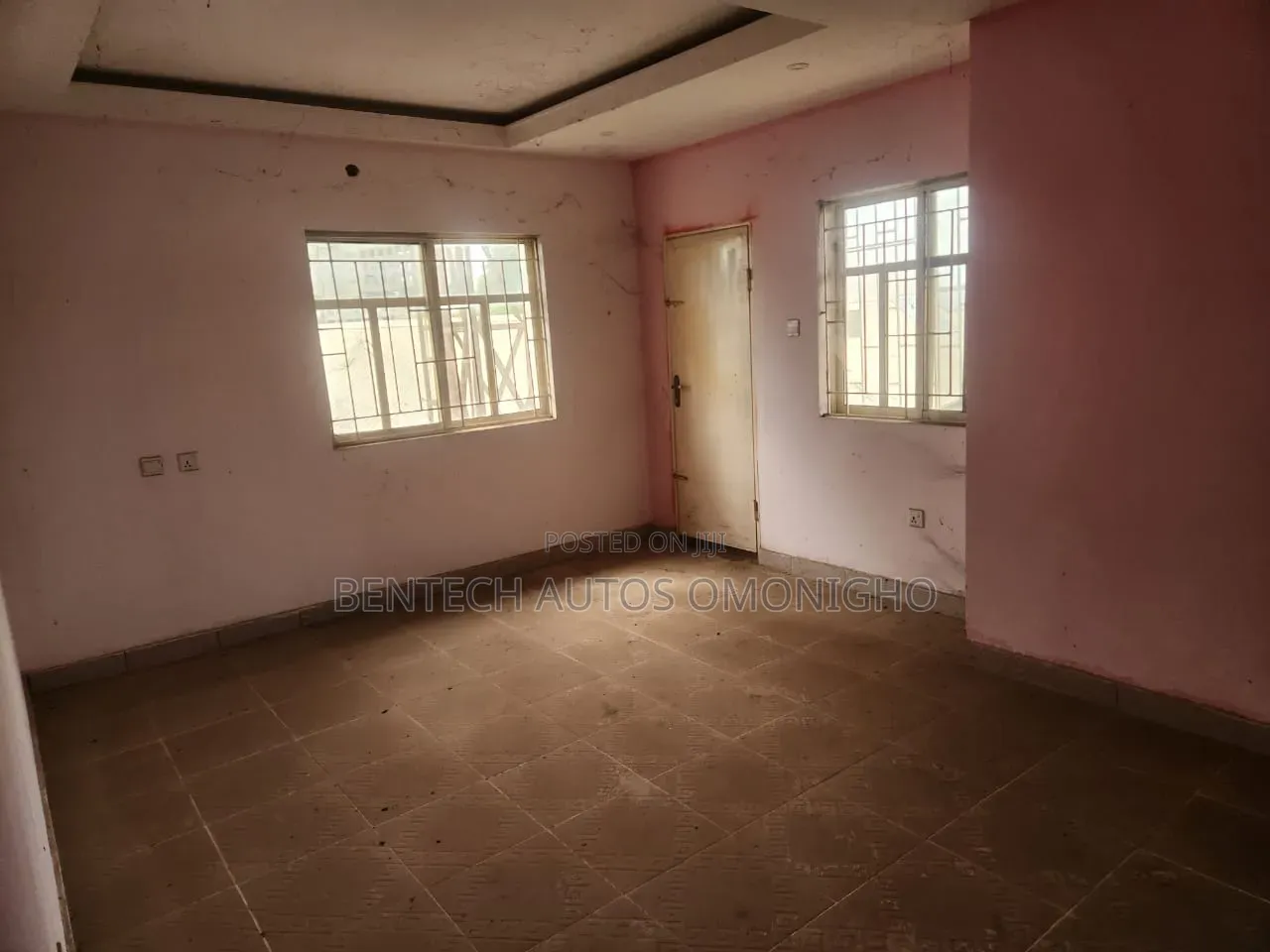 6bdrm Duplex in Surulere for sale in Surulere