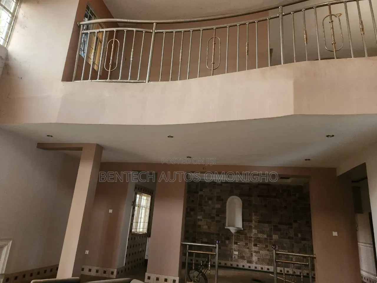 6bdrm Duplex in Surulere for sale in Surulere