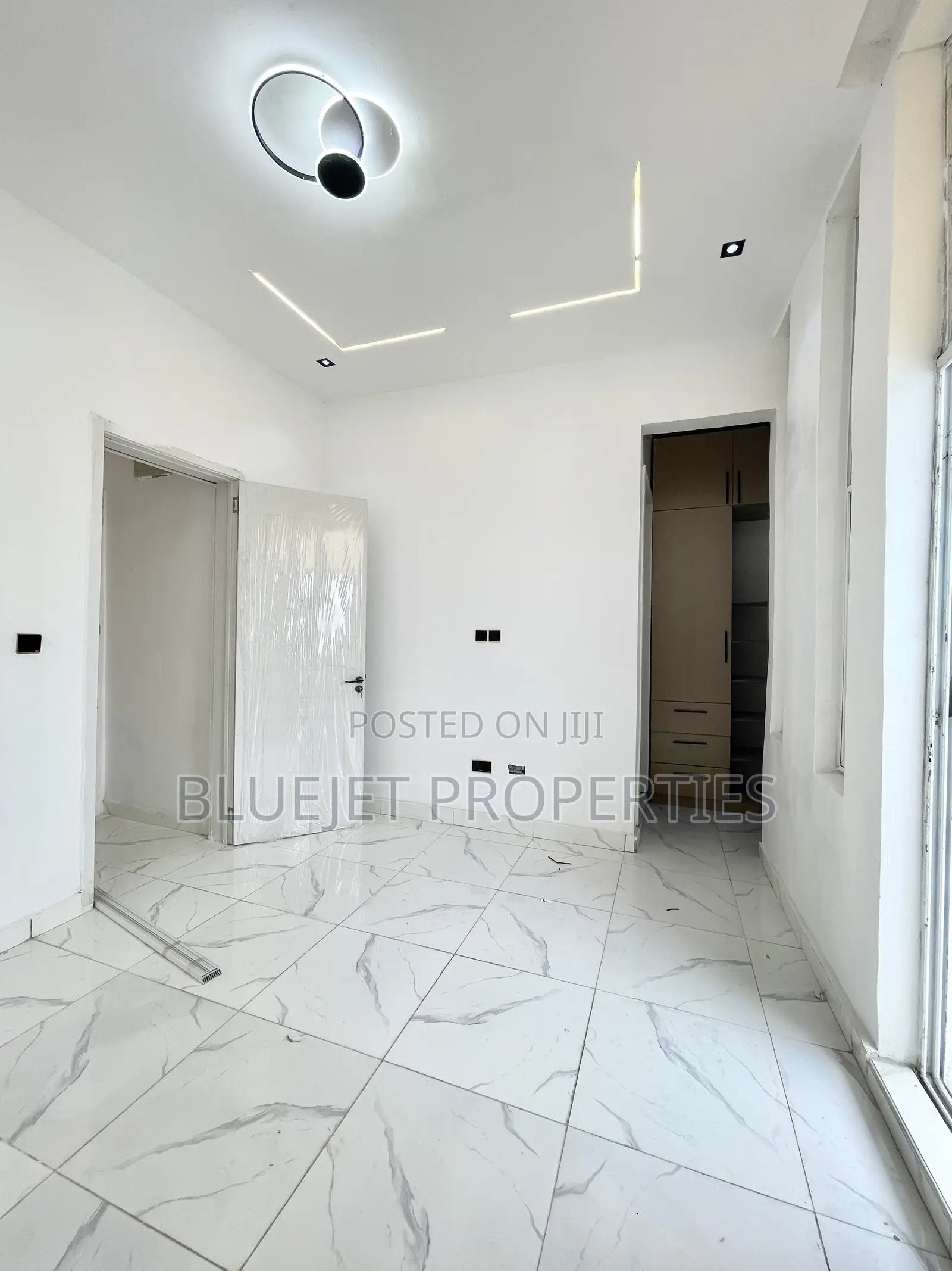 4bdrm Duplex in Ikota for sale in Ikota