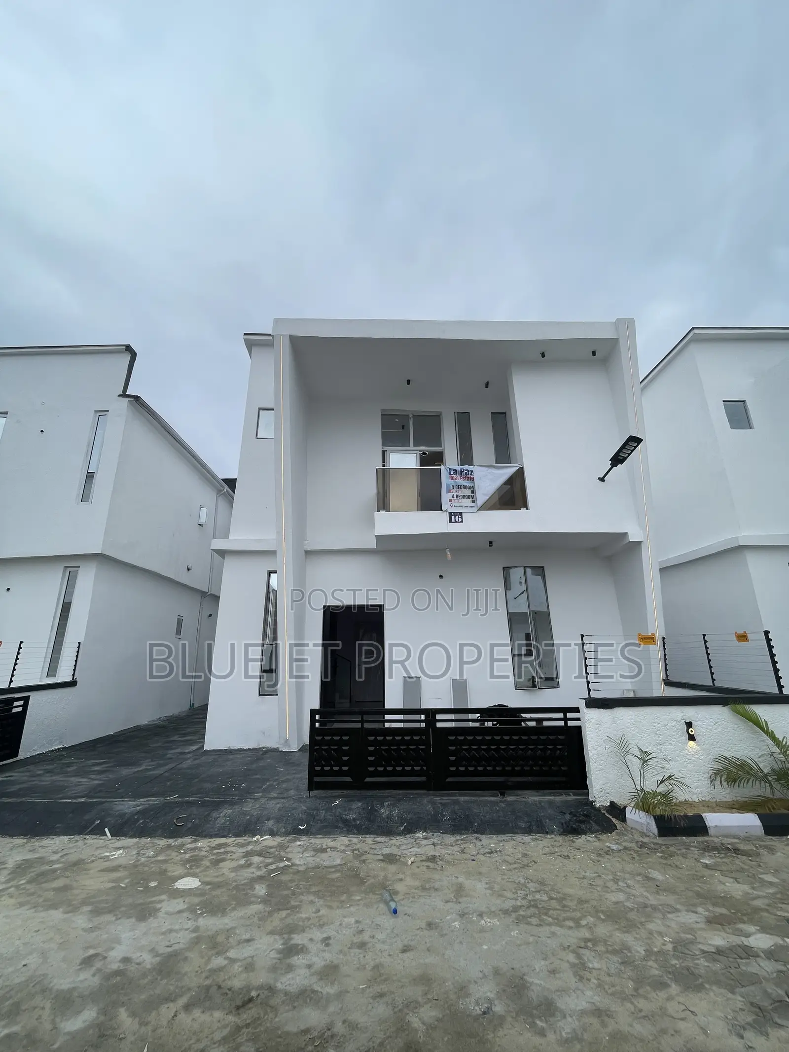 4bdrm Duplex in Ikota for sale in Ikota