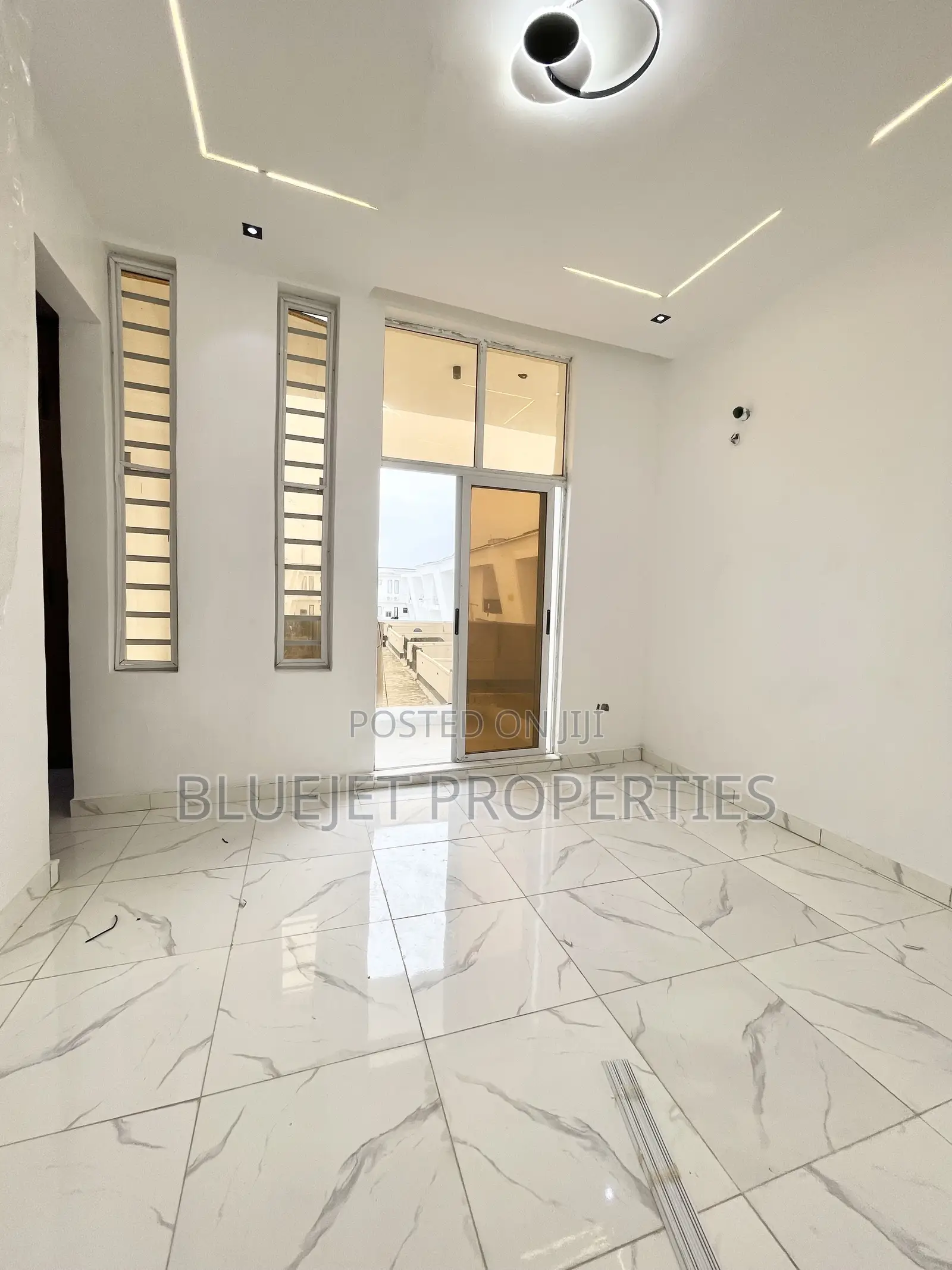 4bdrm Duplex in Ikota for sale in Ikota