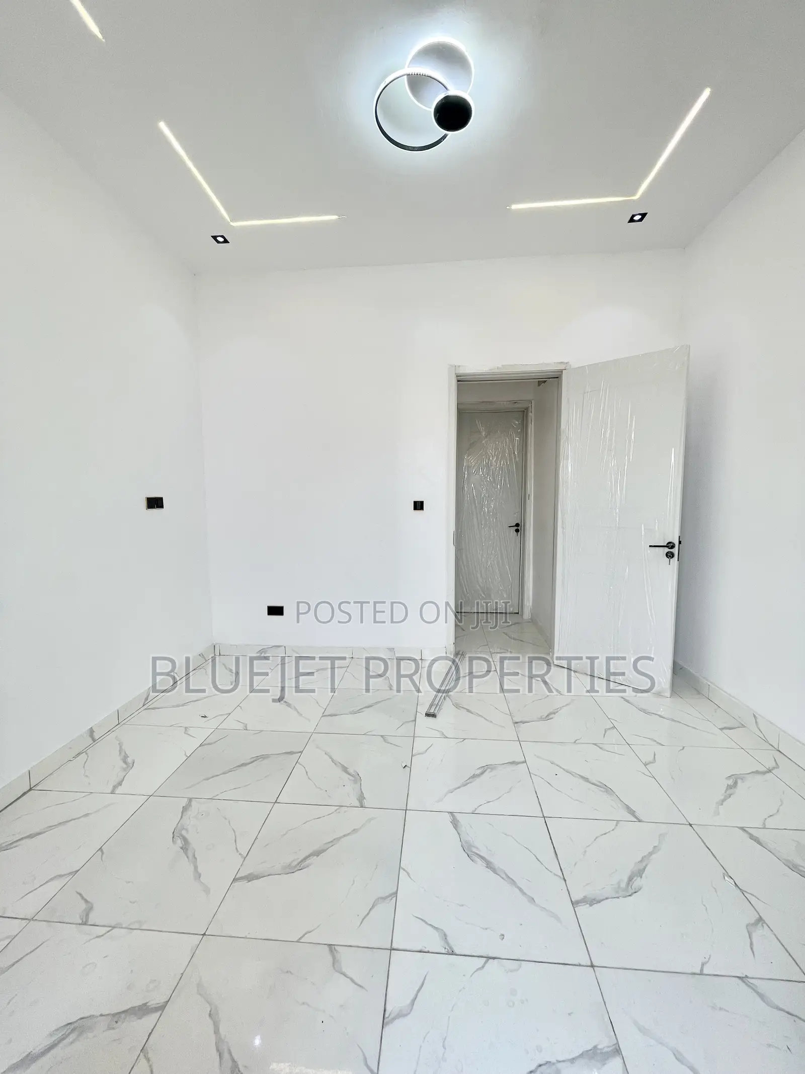 4bdrm Duplex in Ikota for sale in Ikota