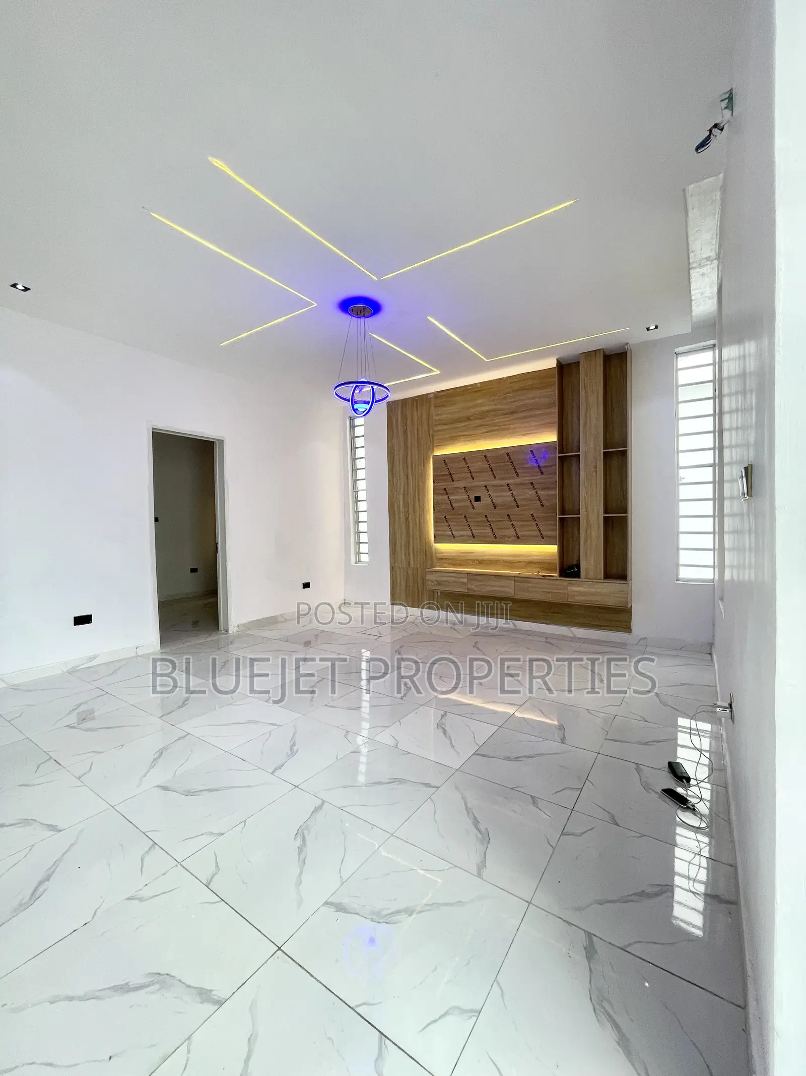 4bdrm Duplex in Ikota for sale in Ikota