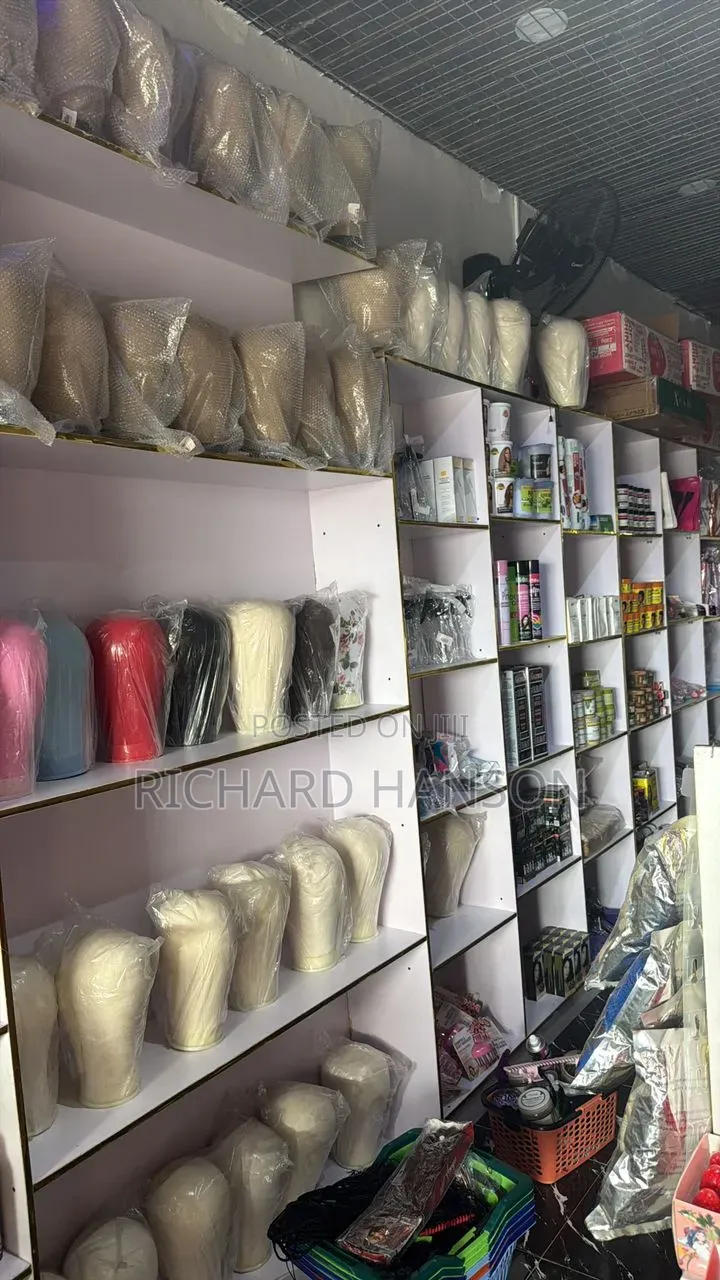 Beauty/Hair Wholesale Shop for Lease in Ibeju Lekki in Bogije