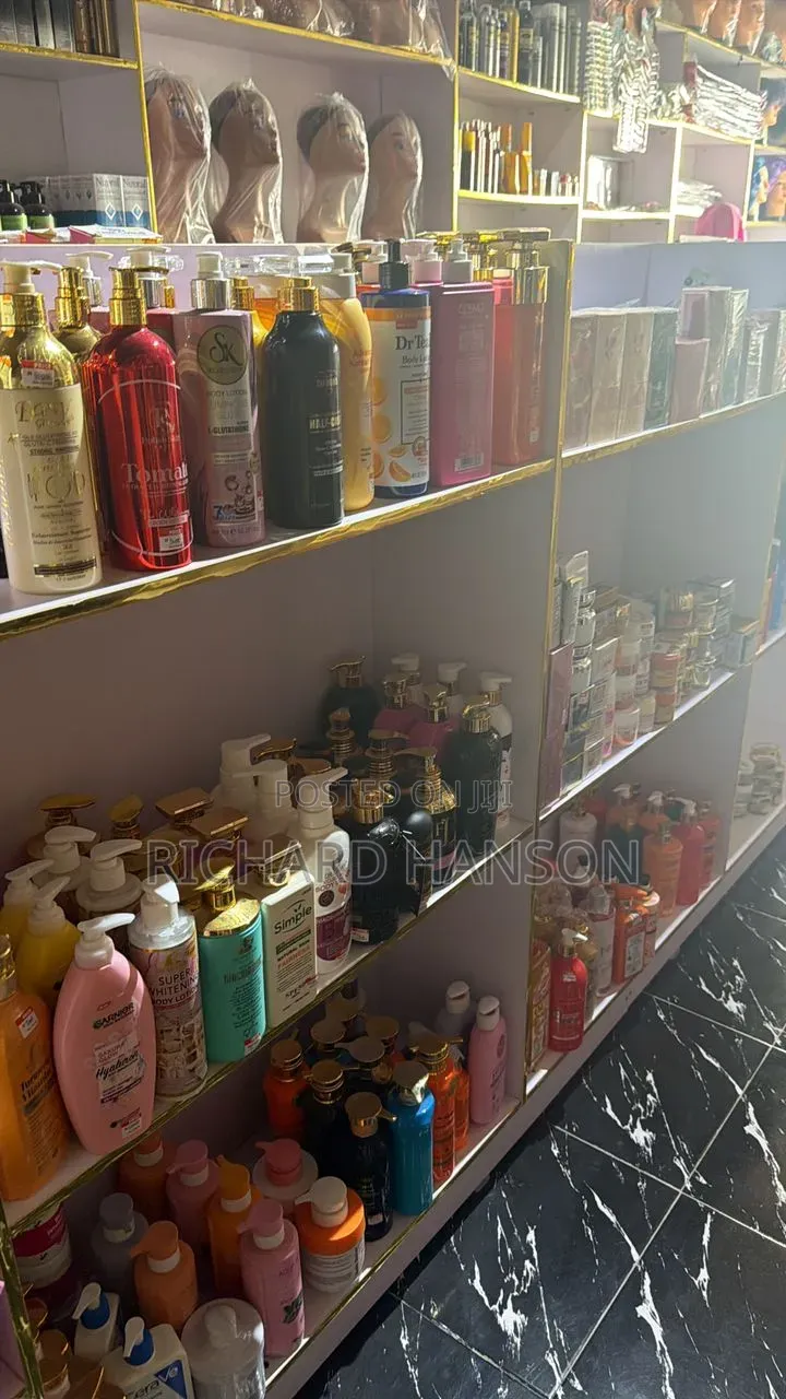 Beauty/Hair Wholesale Shop for Lease in Ibeju Lekki in Bogije