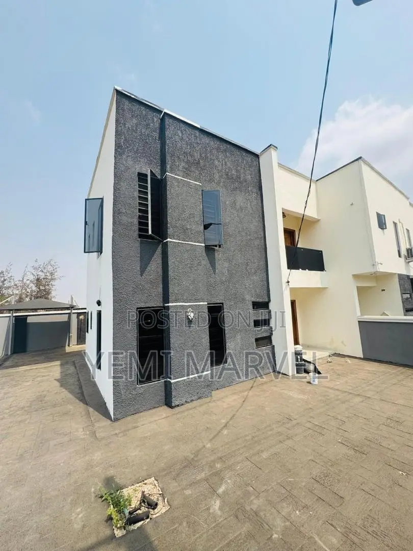 3bdrm Duplex in Carlton Gate Estate, for sale in Akobo