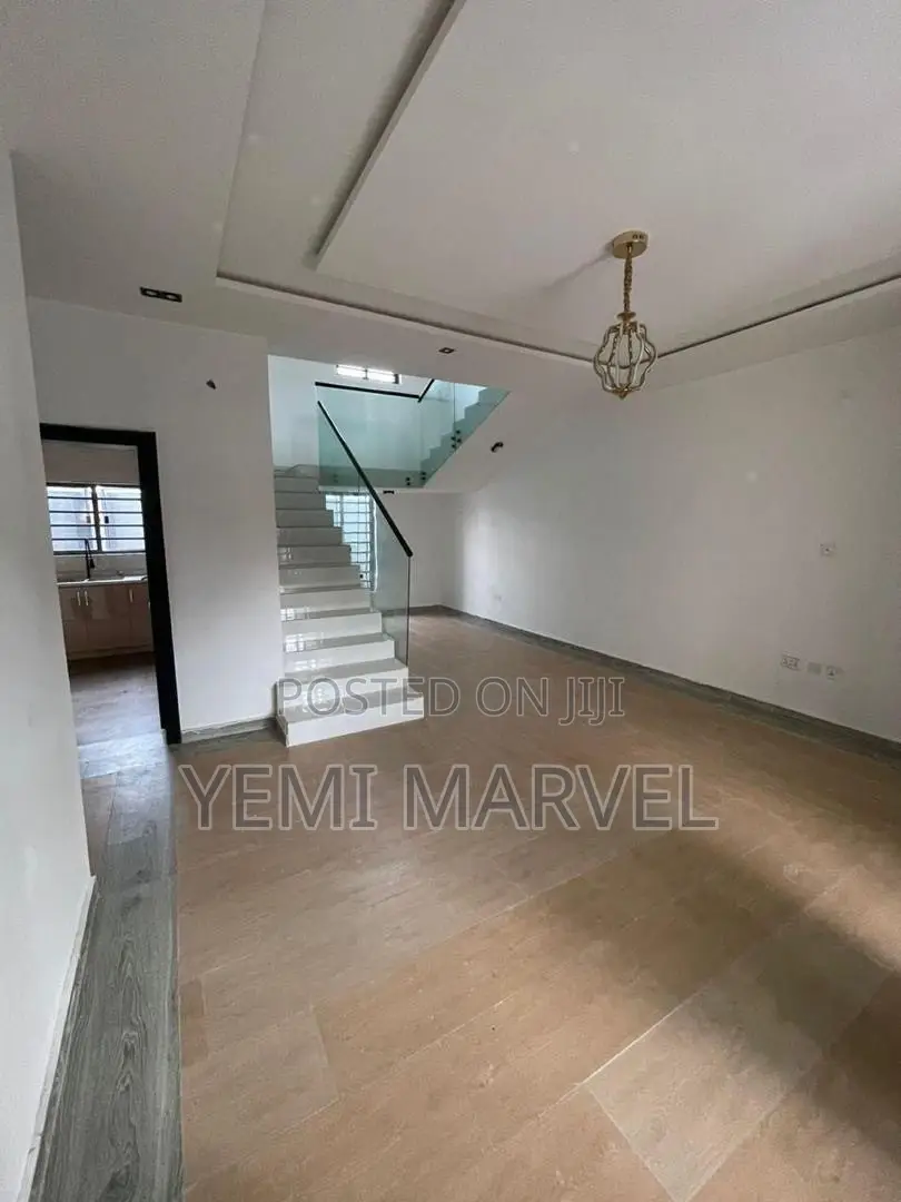 3bdrm Duplex in Carlton Gate Estate, for sale in Akobo