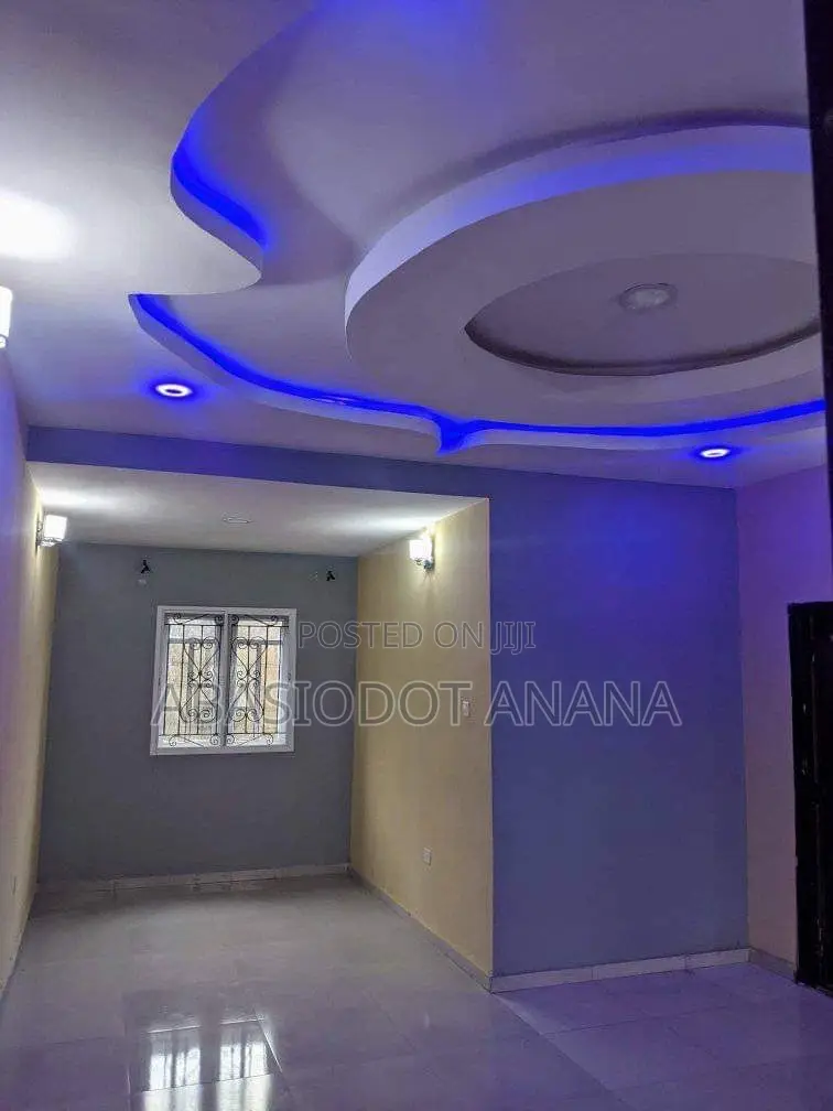 2bdrm Apartment in Oron Road, Uyo for rent in Uyo