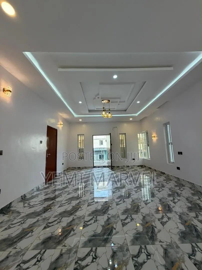 4bdrm Duplex in Carlton Gate Estate, for sale in Akobo
