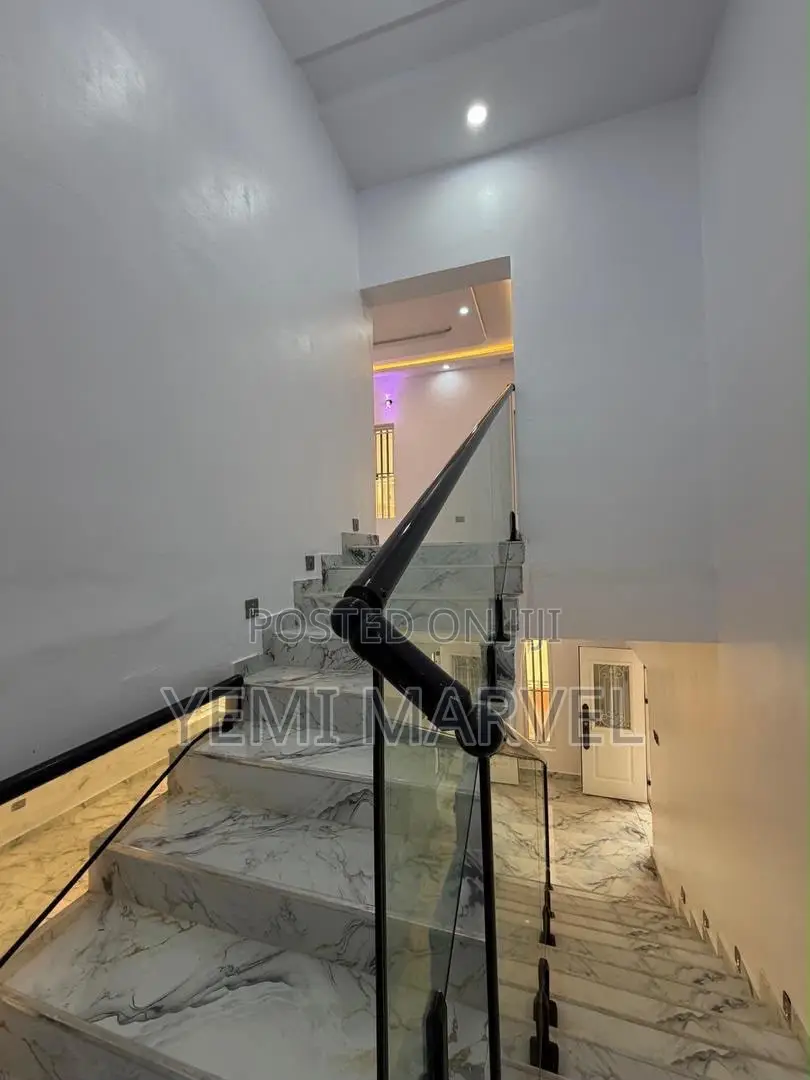 4bdrm Duplex in Carlton Gate Estate, for sale in Akobo