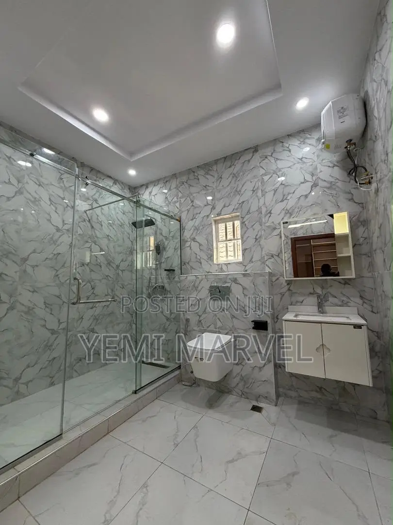 4bdrm Duplex in Carlton Gate Estate, for sale in Akobo