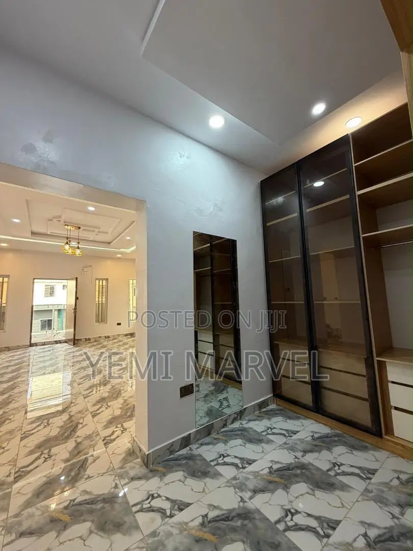 4bdrm Duplex in Carlton Gate Estate, for sale in Akobo