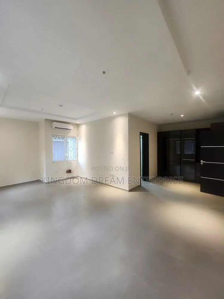 3bdrm Apartment in Off Bourdilon Ikoyi, Bourdillon for rent in Bourdillon