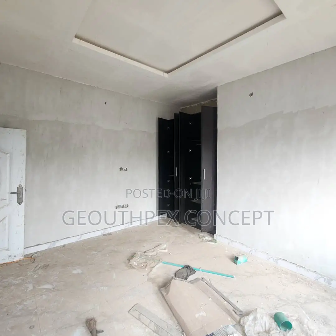 4bdrm Bungalow in Ologuneru for sale in Ologuneru
