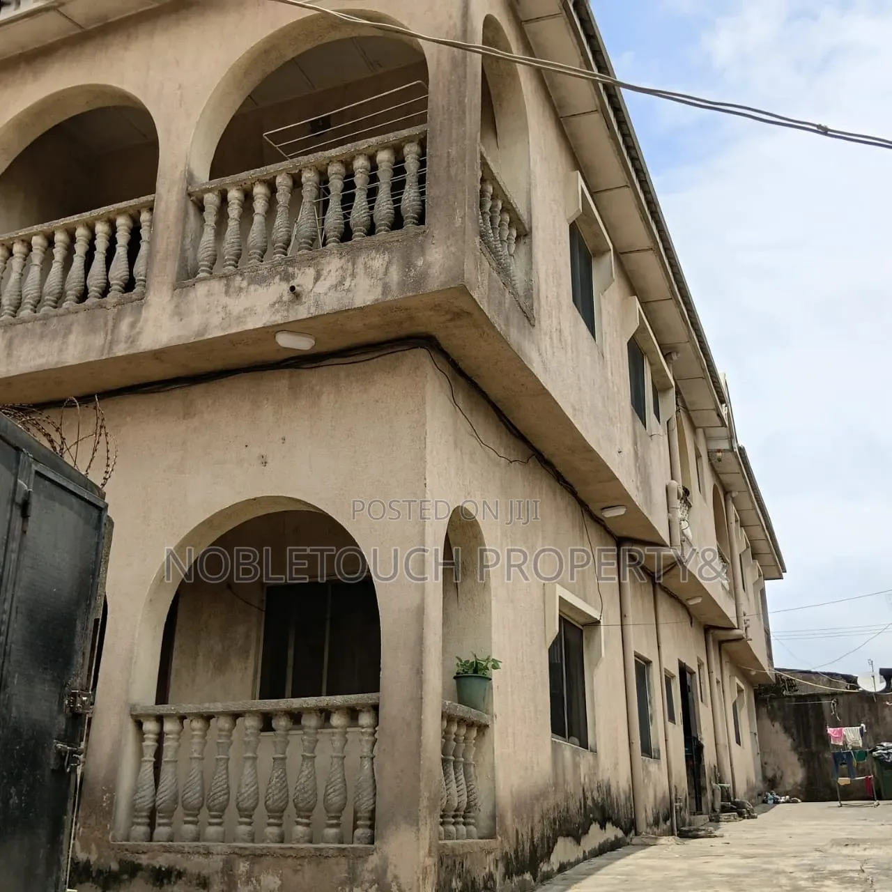 2bdrm Block of Flats in Agodo Ikotun Egbe, Cele for sale in Cele