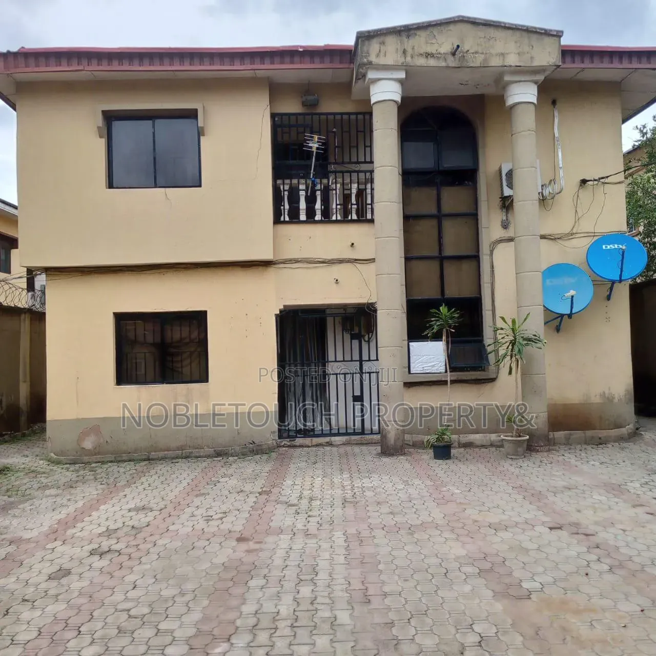 3bdrm Block of Flats in Gowon Estate Egbeda, for sale in Egbeda