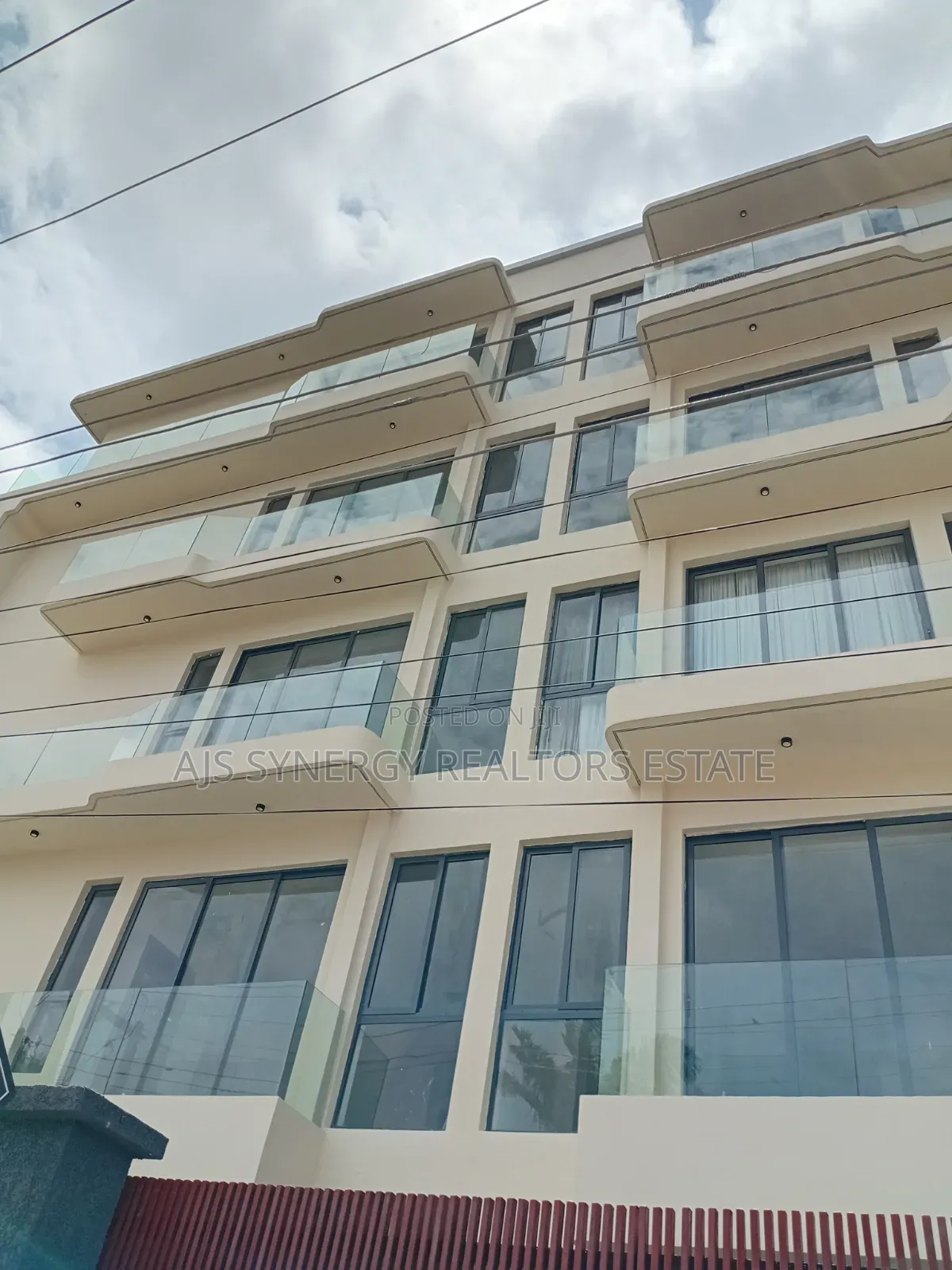 2bdrm Apartment in Off Admiralty Way, Lekki Phase 1 for sale in Lekki Phase 1