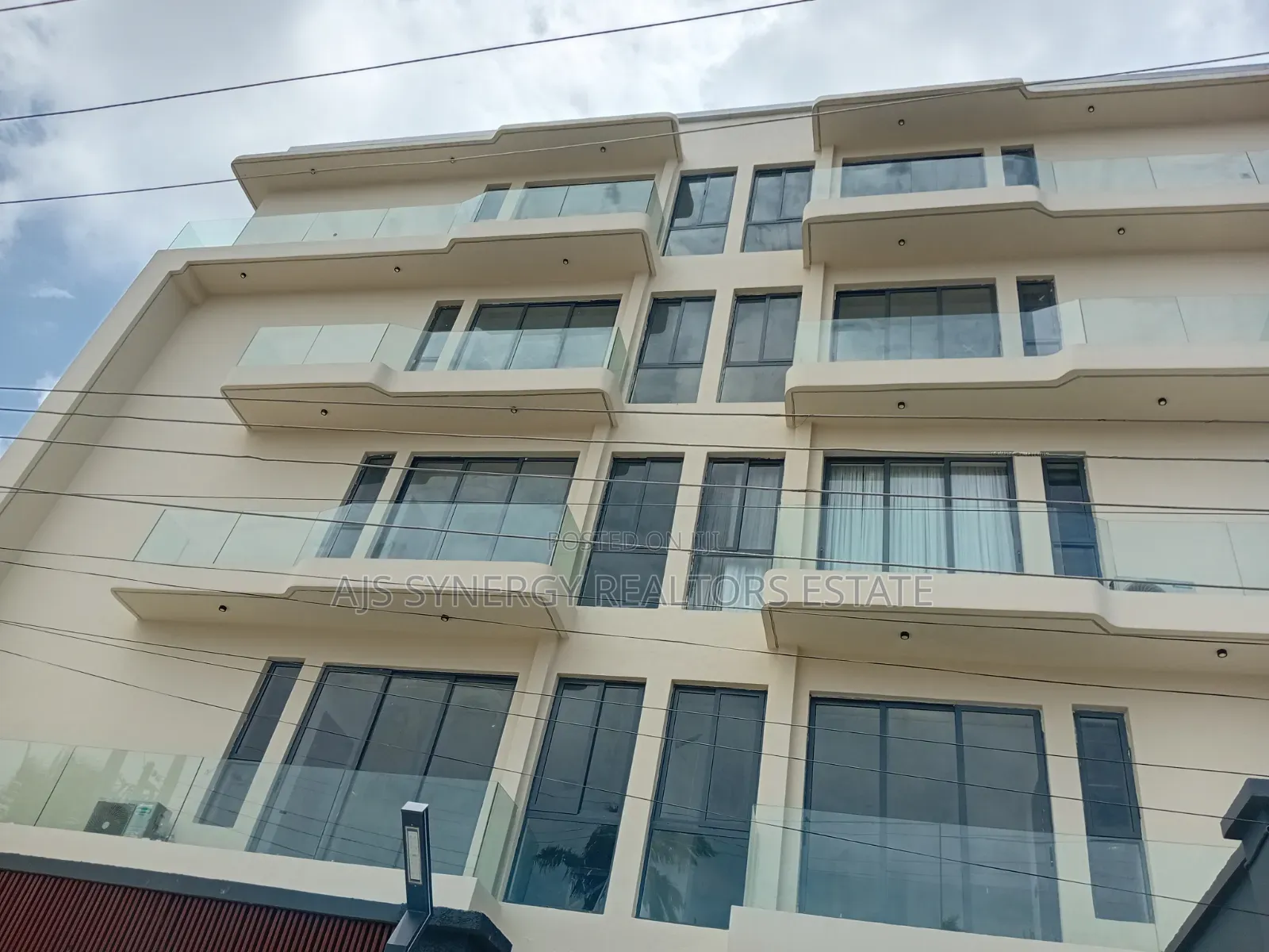 2bdrm Apartment in Off Admiralty Way, Lekki Phase 1 for sale in Lekki Phase 1