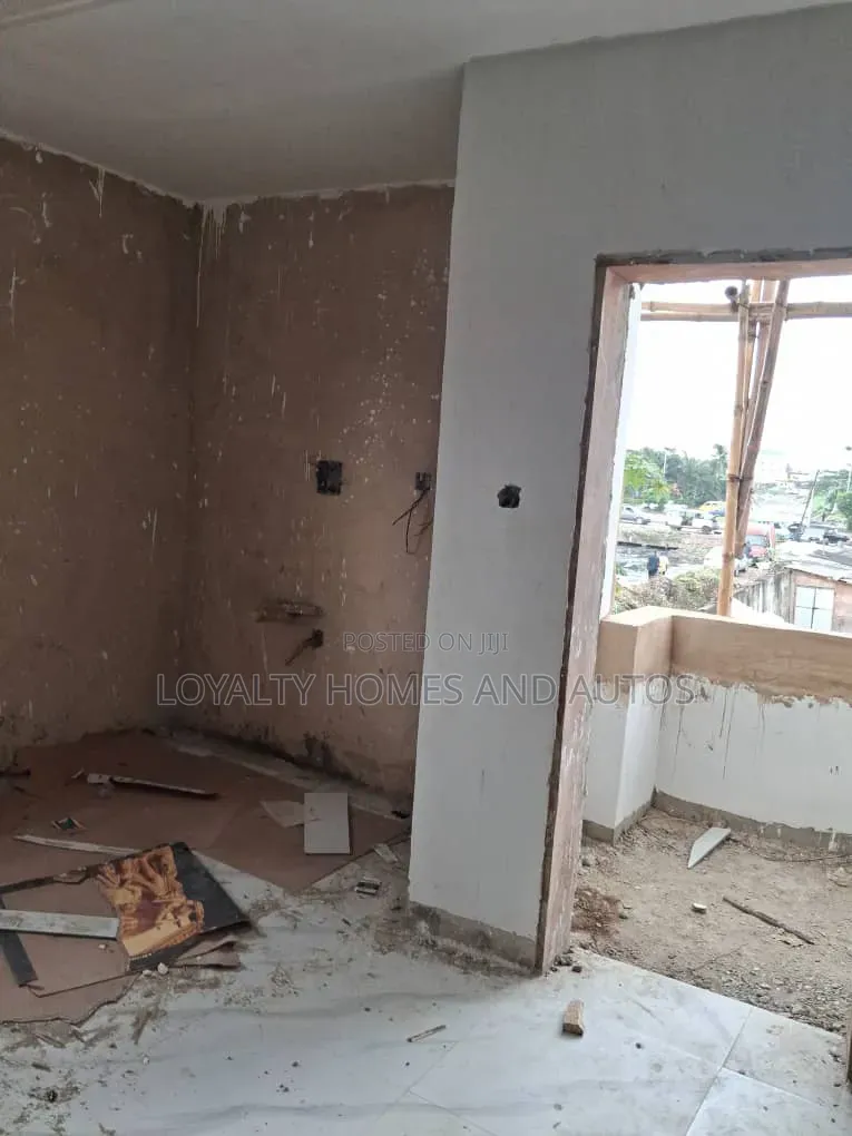 4bdrm House in Alaka Estate for sale in Alaka Estate