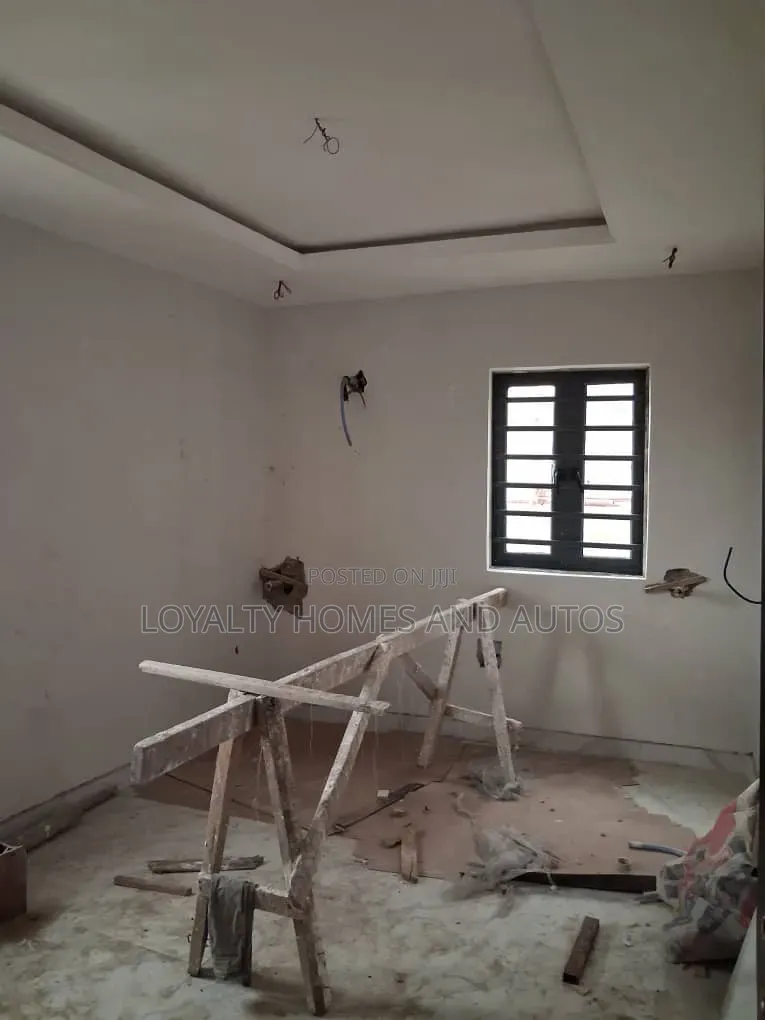 4bdrm House in Alaka Estate for sale in Alaka Estate