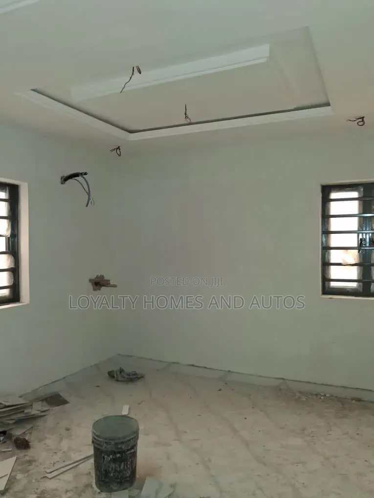 4bdrm House in Alaka Estate for sale in Alaka Estate