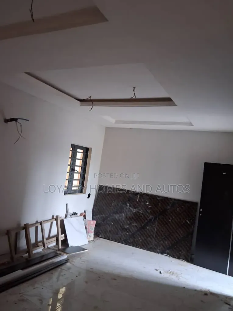 4bdrm House in Alaka Estate for sale in Alaka Estate