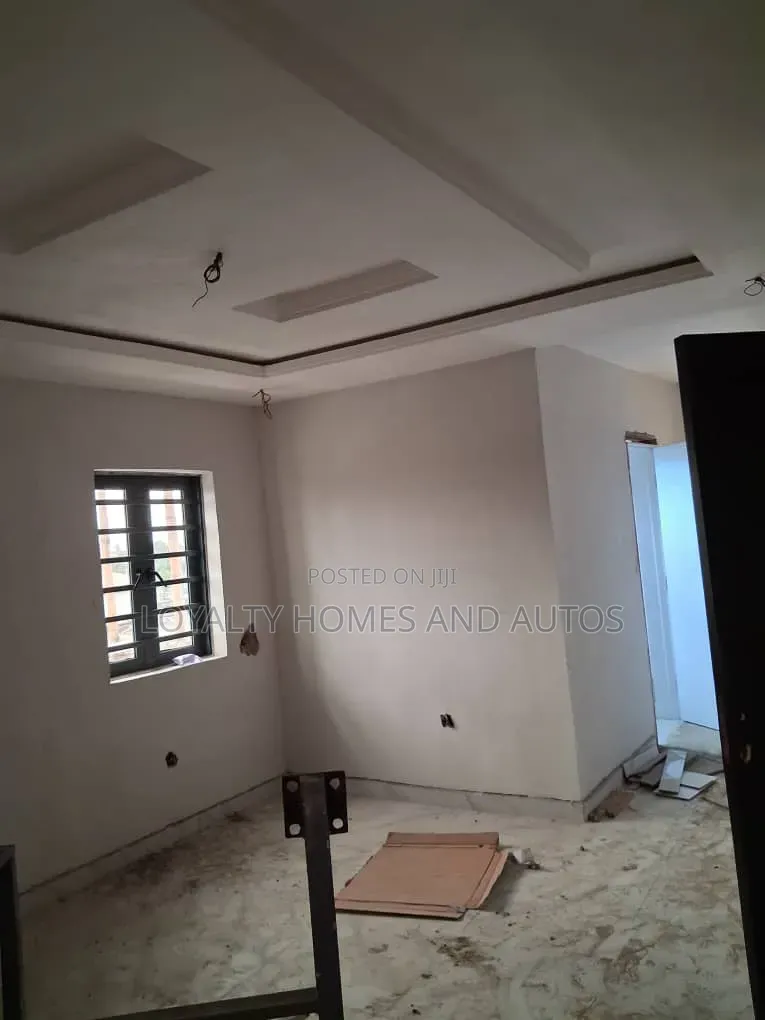 4bdrm House in Alaka Estate for sale in Alaka Estate