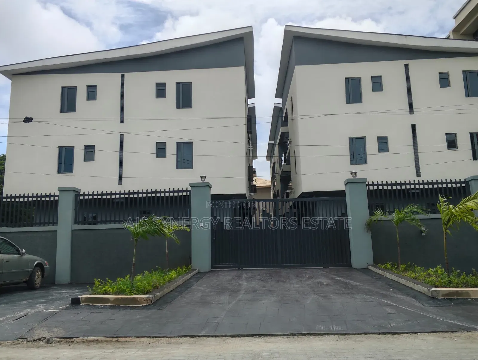 4bdrm Duplex in Behind Evercare, Lekki Phase 1 for rent in Lekki Phase 1