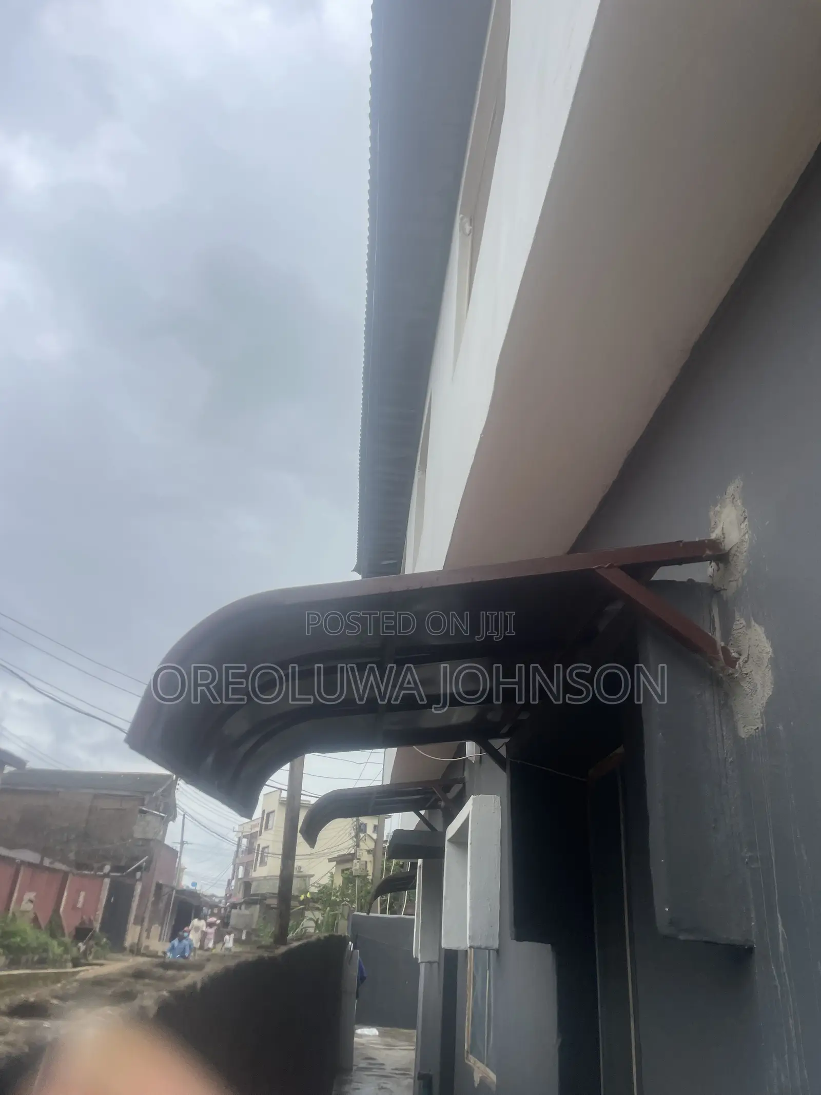3bdrm Block of Flats in Iseri Olofin for sale in Iseri Olofin