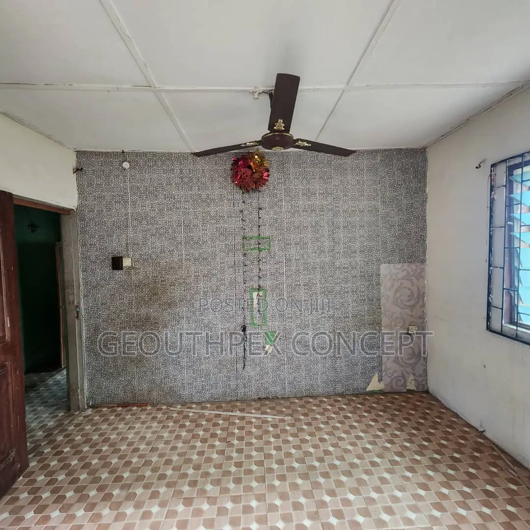 2bdrm Block of Flats in Akobo for sale in Akobo