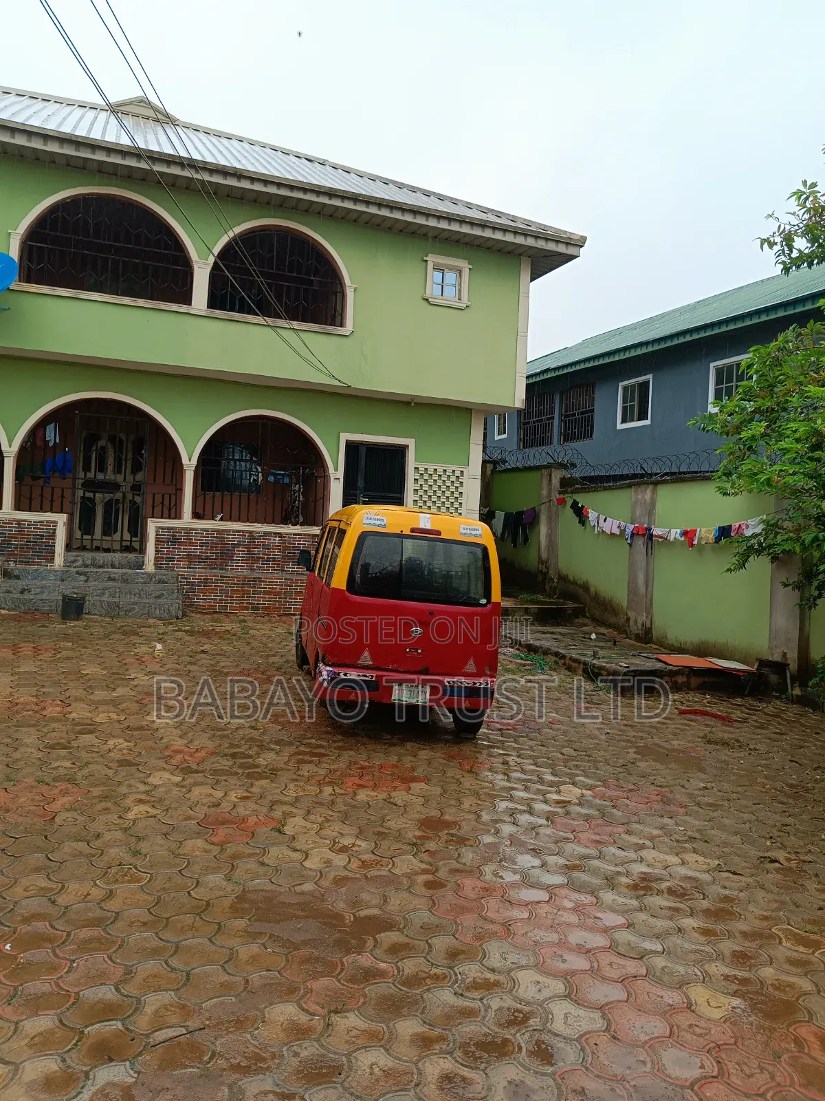 9bdrm Block of Flats in Benin City for sale in Benin City