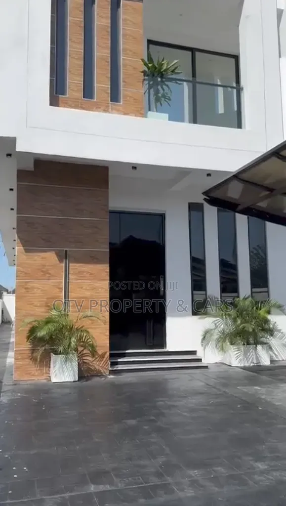 Furnished 5bdrm Duplex in Lekki Phase 1 for sale in Lekki Phase 1