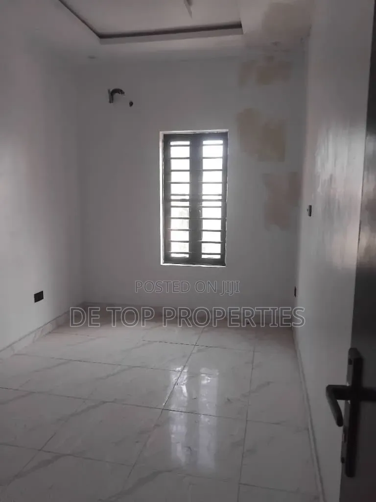 Furnished 3bdrm Duplex in Ologolo, Lekki Phase 1 for rent in Lekki Phase 1