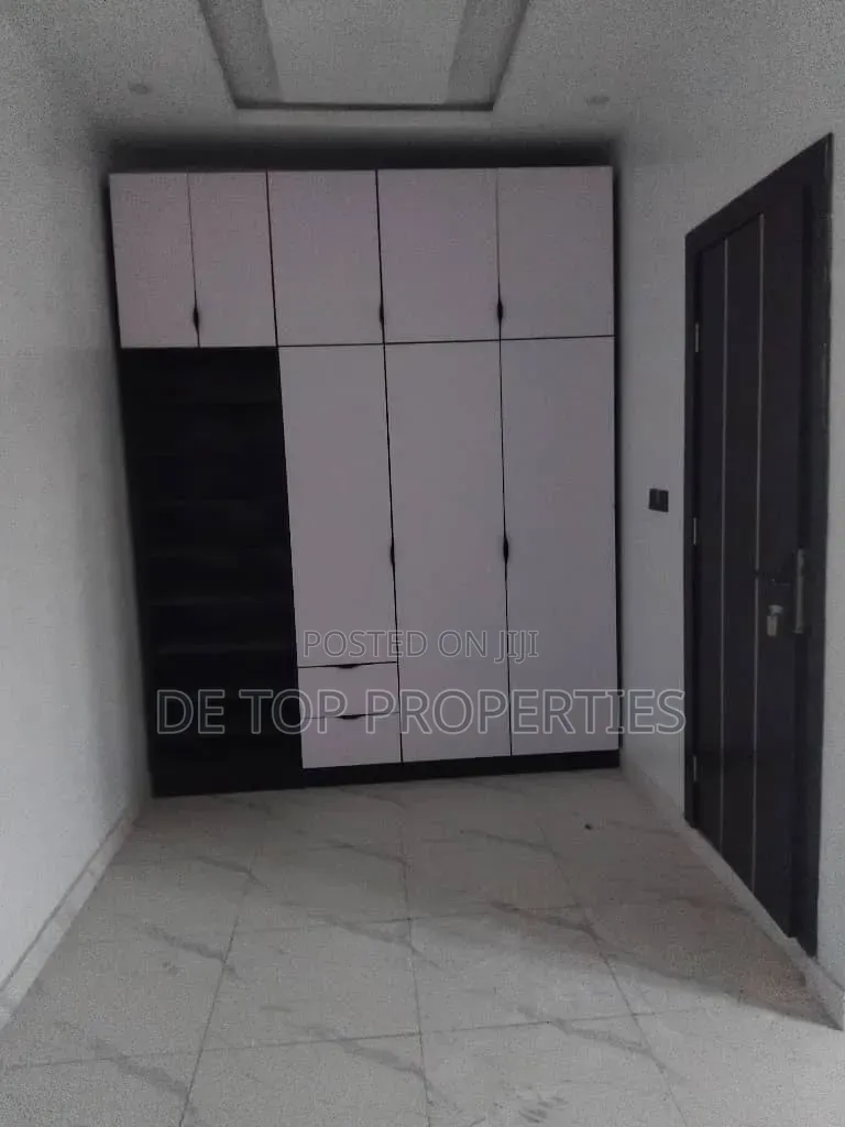 Furnished 3bdrm Duplex in Ologolo, Lekki Phase 1 for rent in Lekki Phase 1