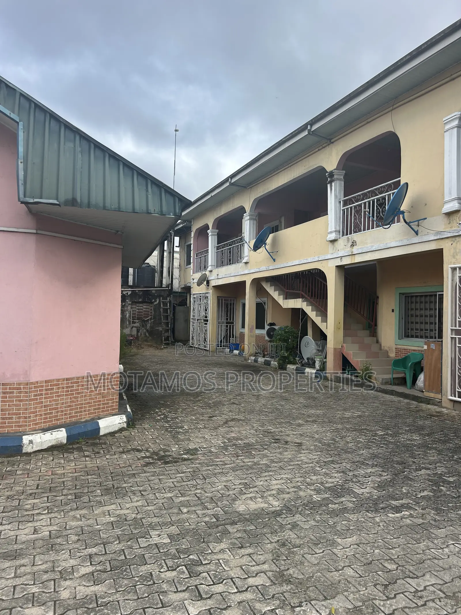 2bdrm Block of Flats in Joe Okoye Estate, Obio-Akpor for sale in Obio-Akpor
