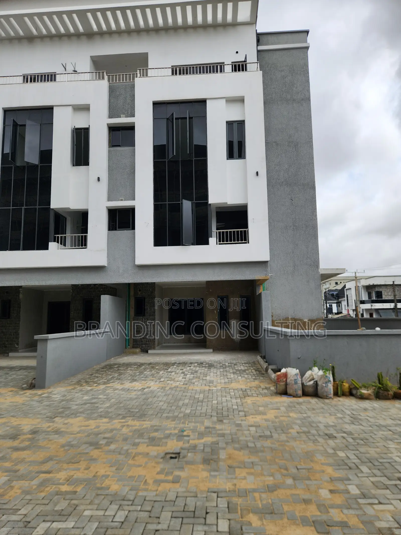 4bdrm Townhouse / Terrace in Belavista Estate,, Lekki Phase 1 for rent in Lekki Phase 1