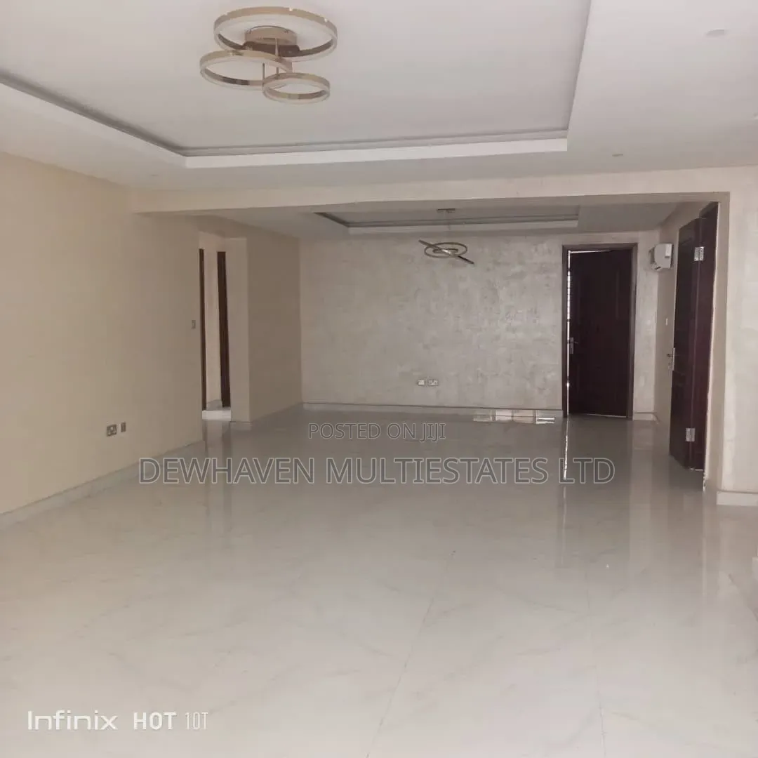 3bdrm Apartment in Queen'S Court, Ikoyi S.W for rent in Ikoyi S.W