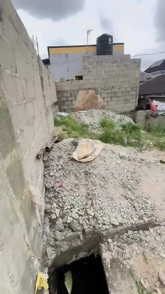 Land for Sale in Bariga / Shomolu