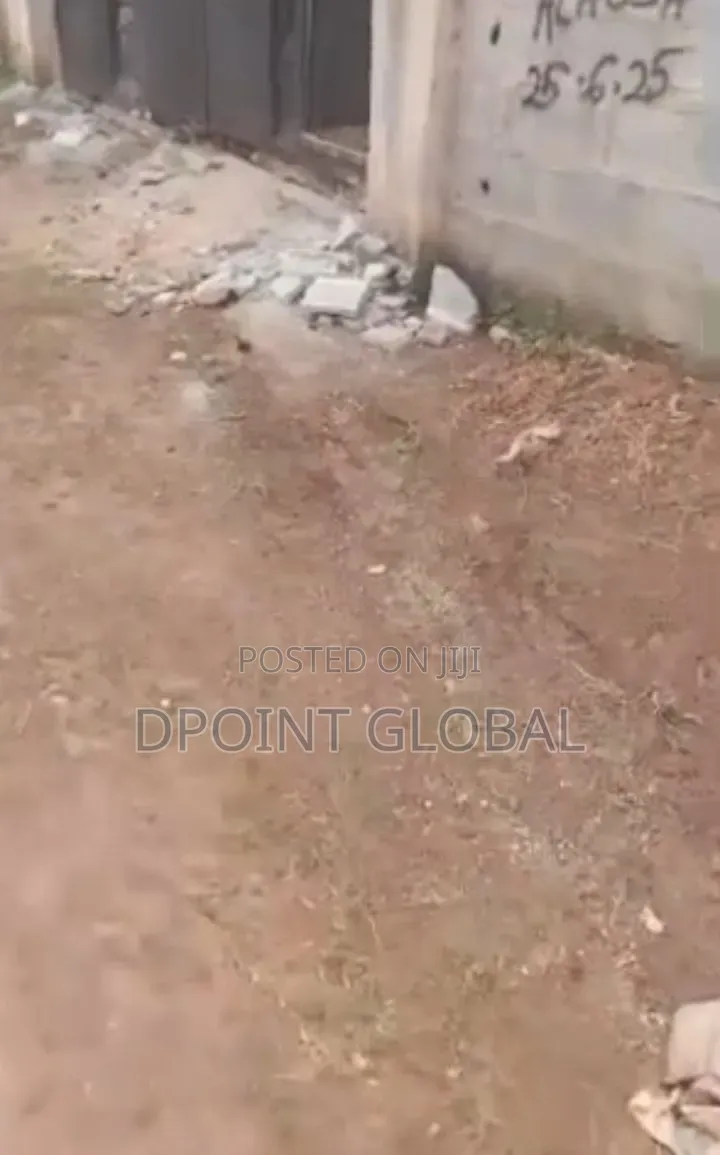 A Half Plot of Land With C of O, Baruwa Inside in Baruwa